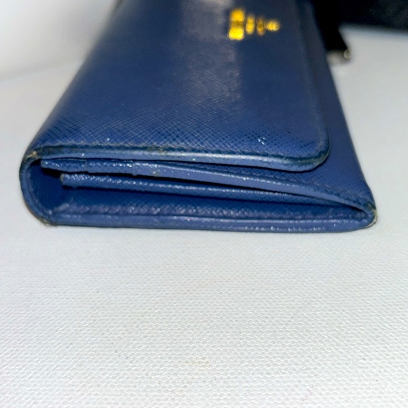 Blue Prada wallet with box and papers - Picture 5 of 15